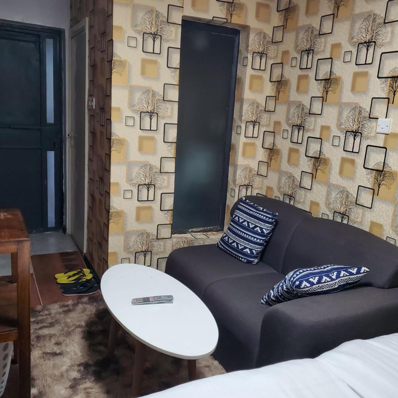 나이로비 Lovely & Cozy Compact Studio Near Airport With Rooftop View 아파트 외부 사진