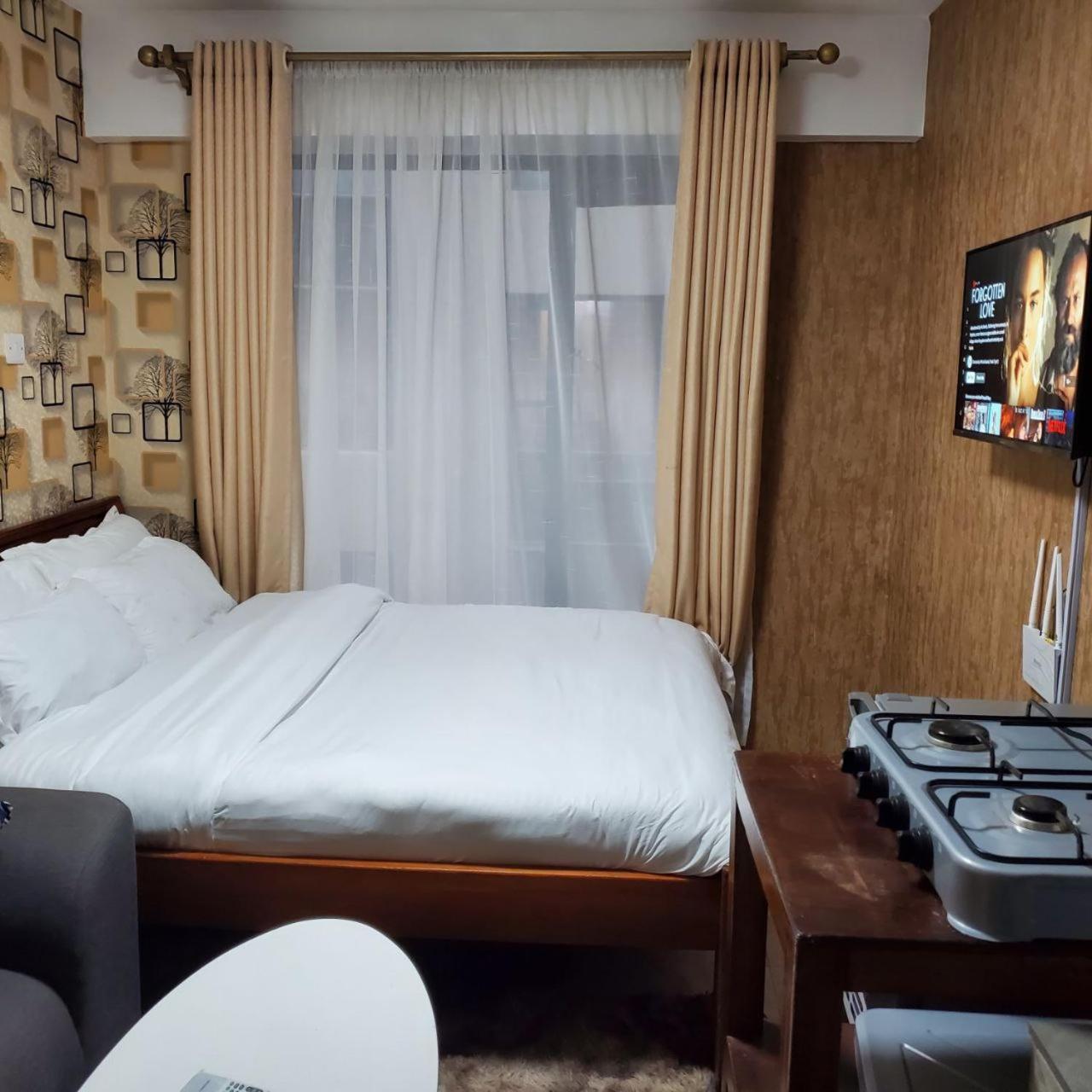 나이로비 Lovely & Cozy Compact Studio Near Airport With Rooftop View 아파트 외부 사진
