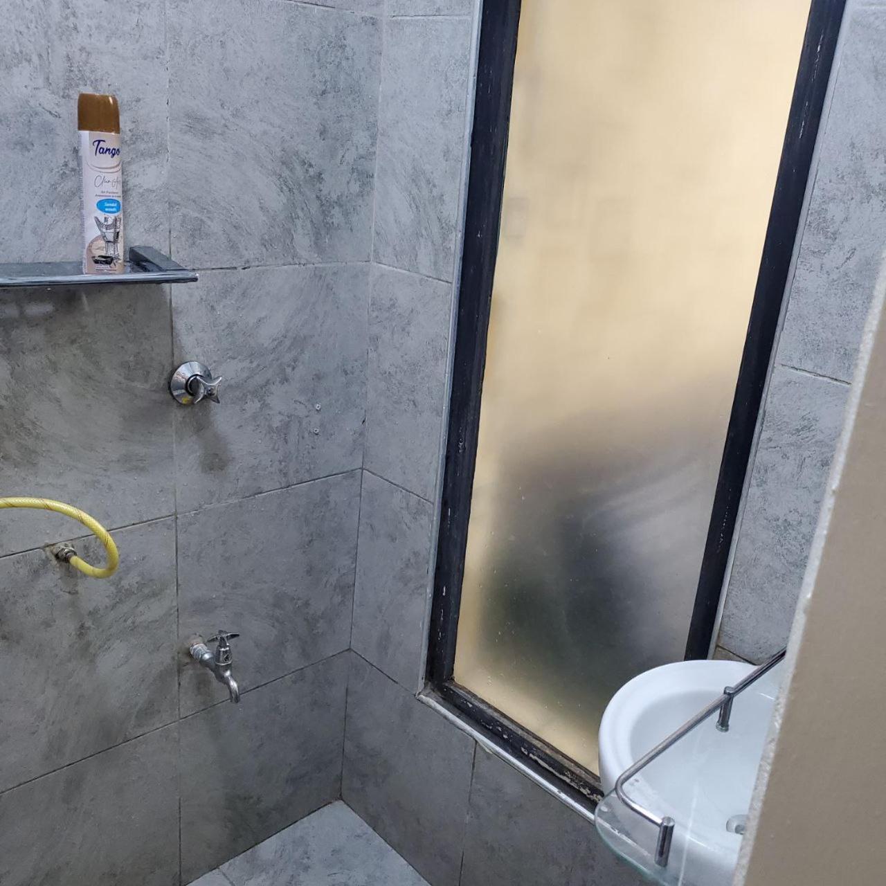 나이로비 Lovely & Cozy Compact Studio Near Airport With Rooftop View 아파트 외부 사진