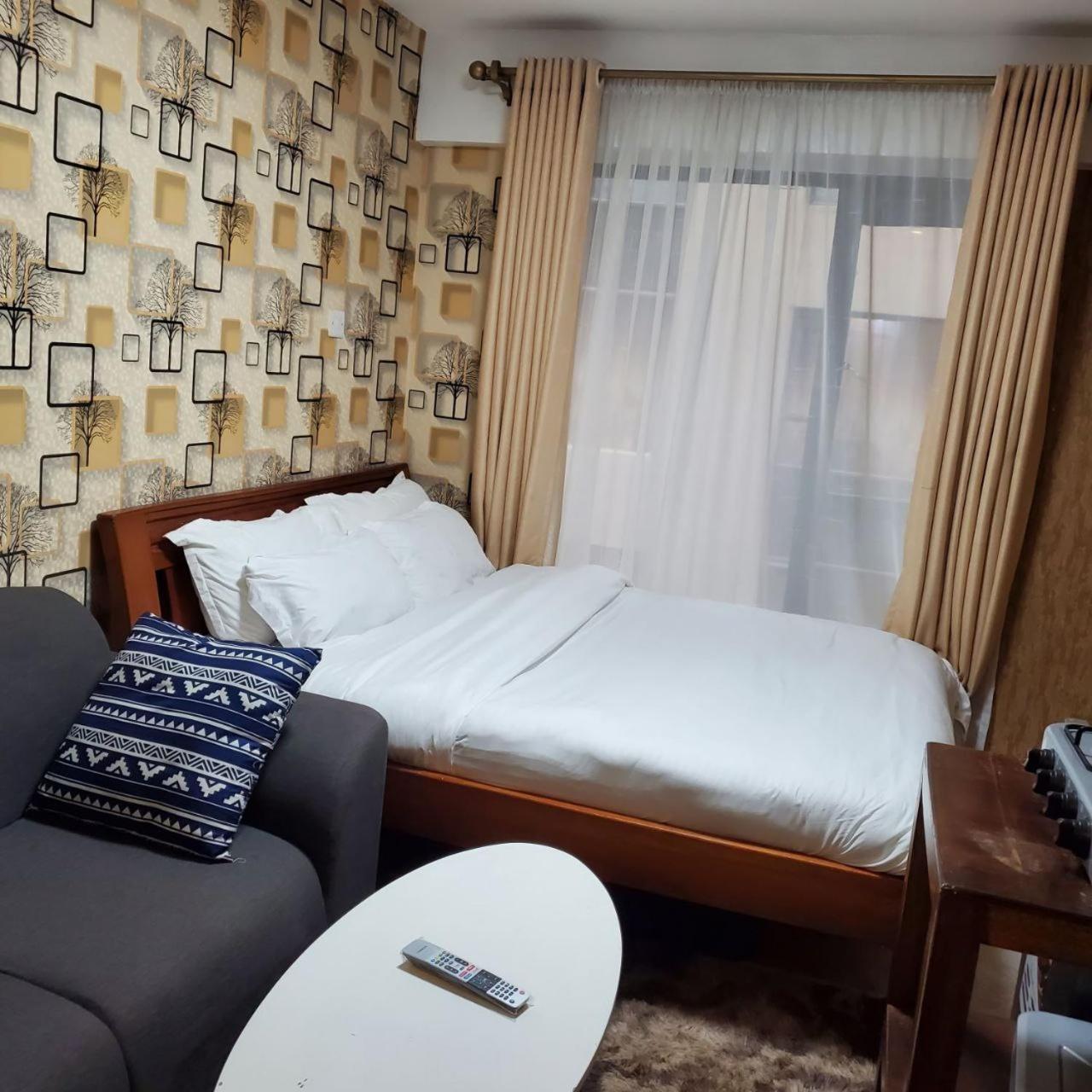 나이로비 Lovely & Cozy Compact Studio Near Airport With Rooftop View 아파트 외부 사진
