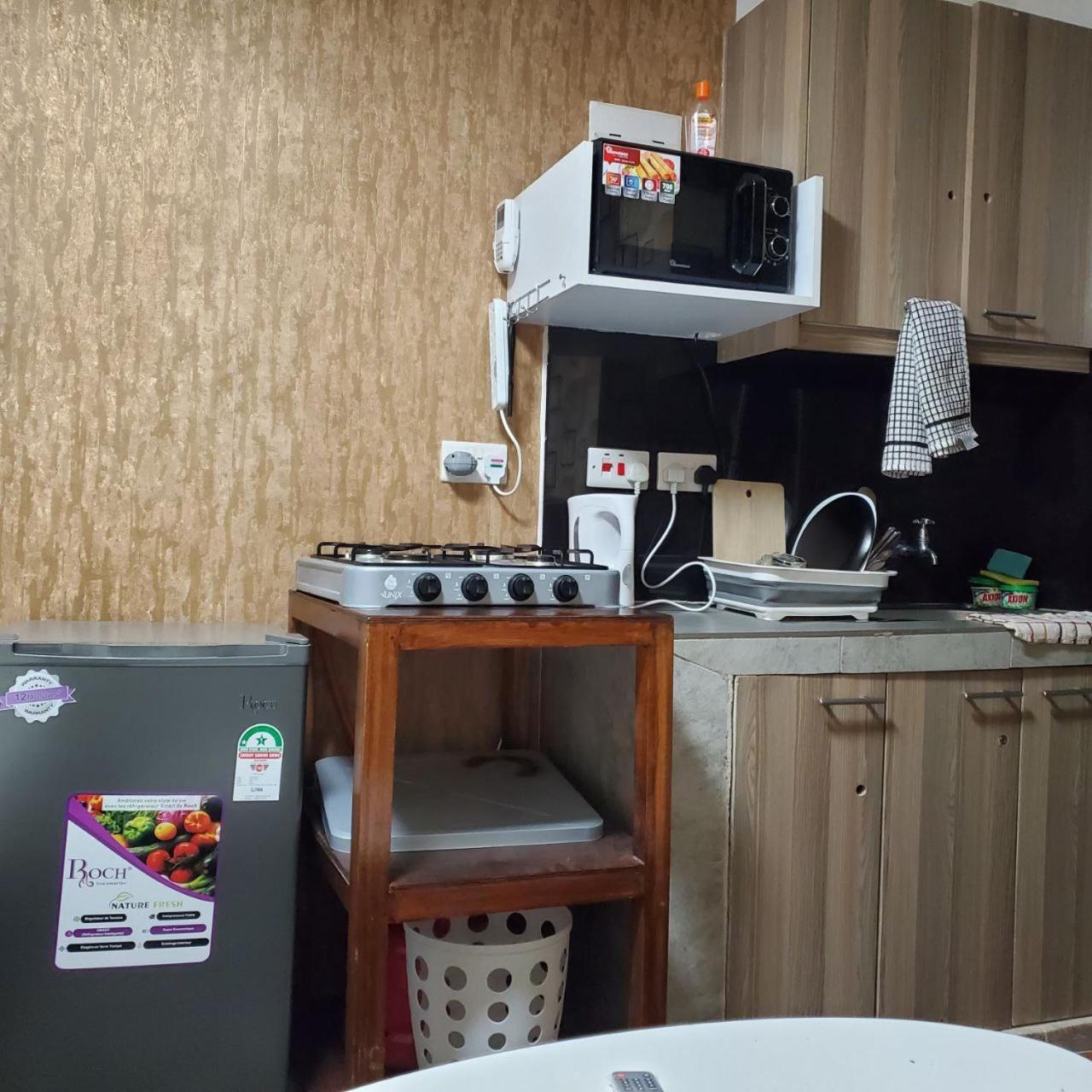 나이로비 Lovely & Cozy Compact Studio Near Airport With Rooftop View 아파트 외부 사진