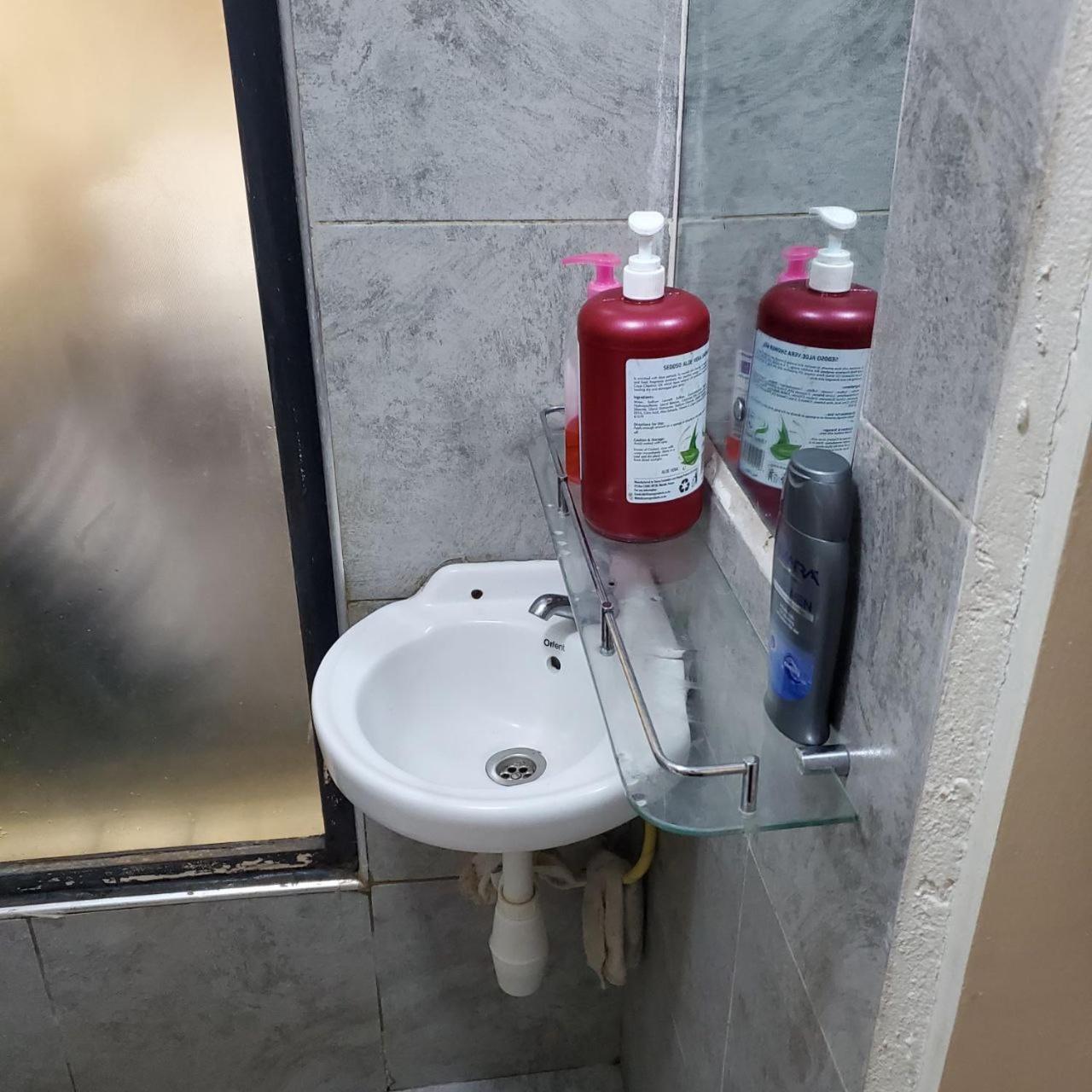 나이로비 Lovely & Cozy Compact Studio Near Airport With Rooftop View 아파트 외부 사진
